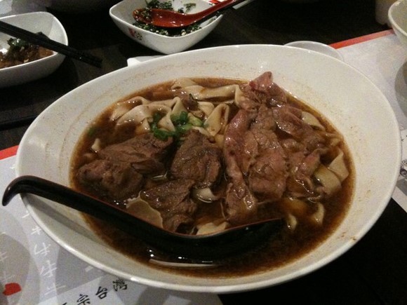 Chef Hung Taiwanese Beef Noodle 洪師傅牛肉麵 - Hazelbridge Way