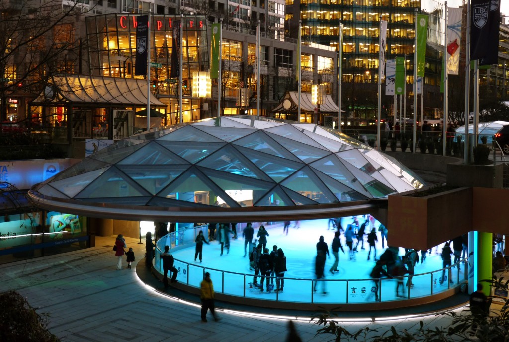 Robson Square Ice Rink 羅布森廣場溜冰場 2012