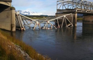 美國I-5公路Skagit River臨時橋樑即將開通