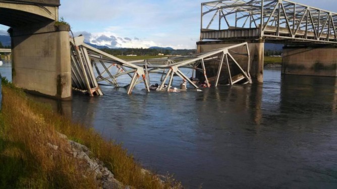 美國I-5公路Skagit River臨時橋樑即將開通