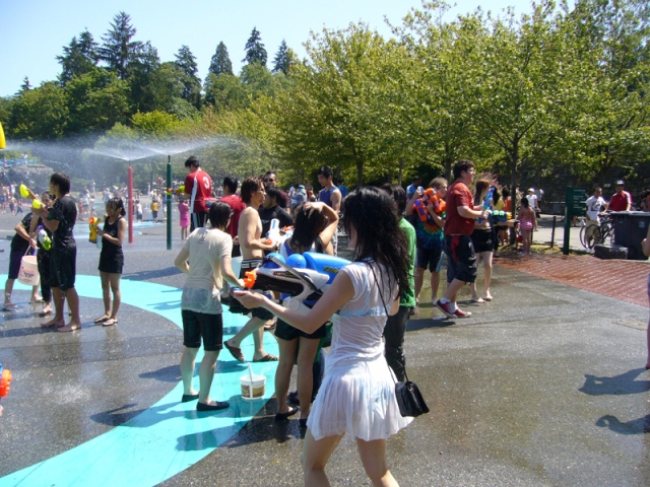 Vancouver Water Fight 溫哥華大水戰 2013