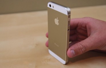 金iPhone 5s拍出1萬美元