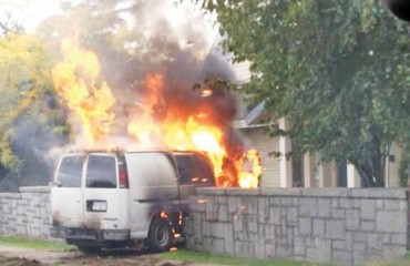 載油飛車撞華裔屋爆炸