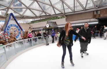 Robson Square Ice Rink 羅布森廣場溜冰場 2013