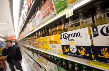 省民支持雜貨店賣酒