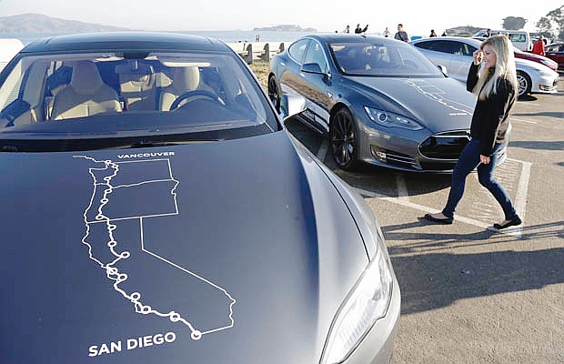 來回加美兩地 Tesla電動車可跑長途