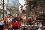 聖誕老人遊行 30萬人溫市中心賞歌舞