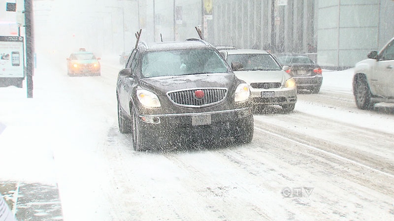 暴雪襲東岸 航班停擺車禍增