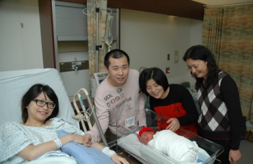 卑詩首位新年寶寶 是華裔！