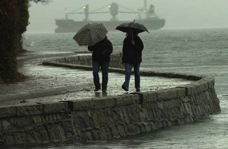 豪雨襲大溫