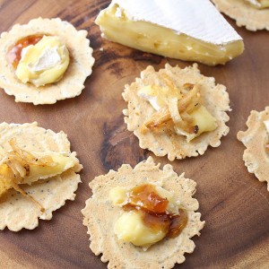 cracker-brie-onions-fig-jam