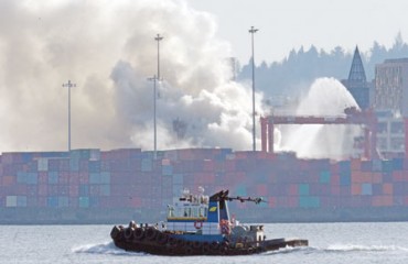貨櫃突起火 毒霧罩大溫