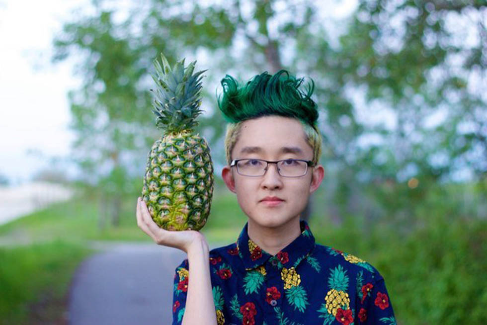 加拿大小伙愿賭服輸理了超雷人“菠蘿頭”髮型
