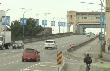 溫哥華Burrard橋 行車線或縮減一條