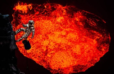組圖：加拿大探險家冒死進活火山近距離拍岩漿攝像機被熔岩烤化