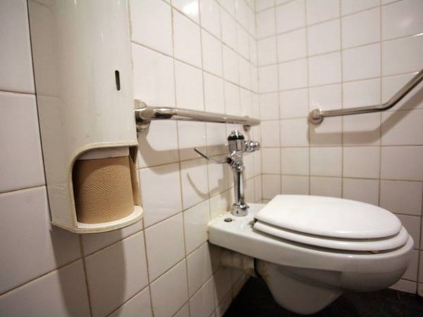 英國自閉少女怕廁所 憋屎2個月致死
