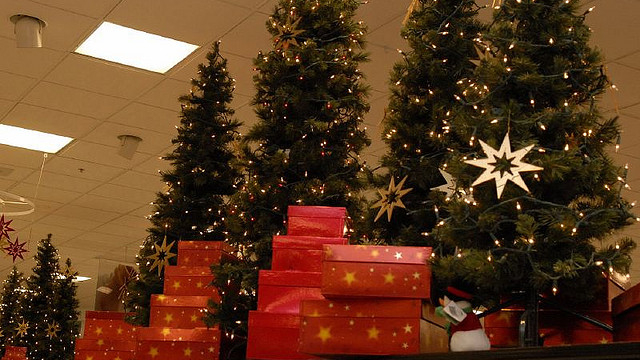 12月23日是加拿大最繁忙聖誕購物日刷卡將近10億
