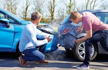 加拿大開車遇上輕微碰撞事故 車輛最好開離高速