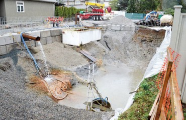 溫西新屋遭無牌工人挖穿水層或會導致沉洞 居民需要緊急疏散